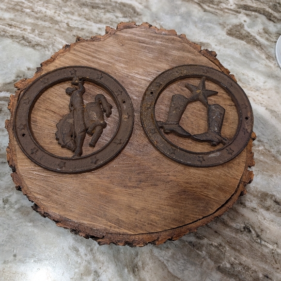 Cast Iron Bronco & cowboot decor - Picture 3 of 7